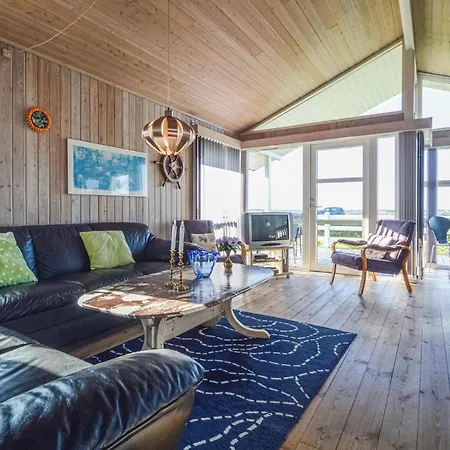 Nyaraló Awesome Home In Hejls With Sauna